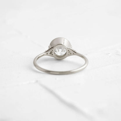 Solitaire-Oval Lab Grown Diamond Engagement Ring