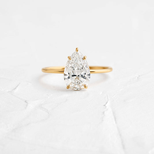 Solitaire-Oval Lab Grown Diamond Engagement Ring