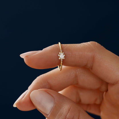 Solitaire-Oval Lab Grown Diamond Engagement Ring
