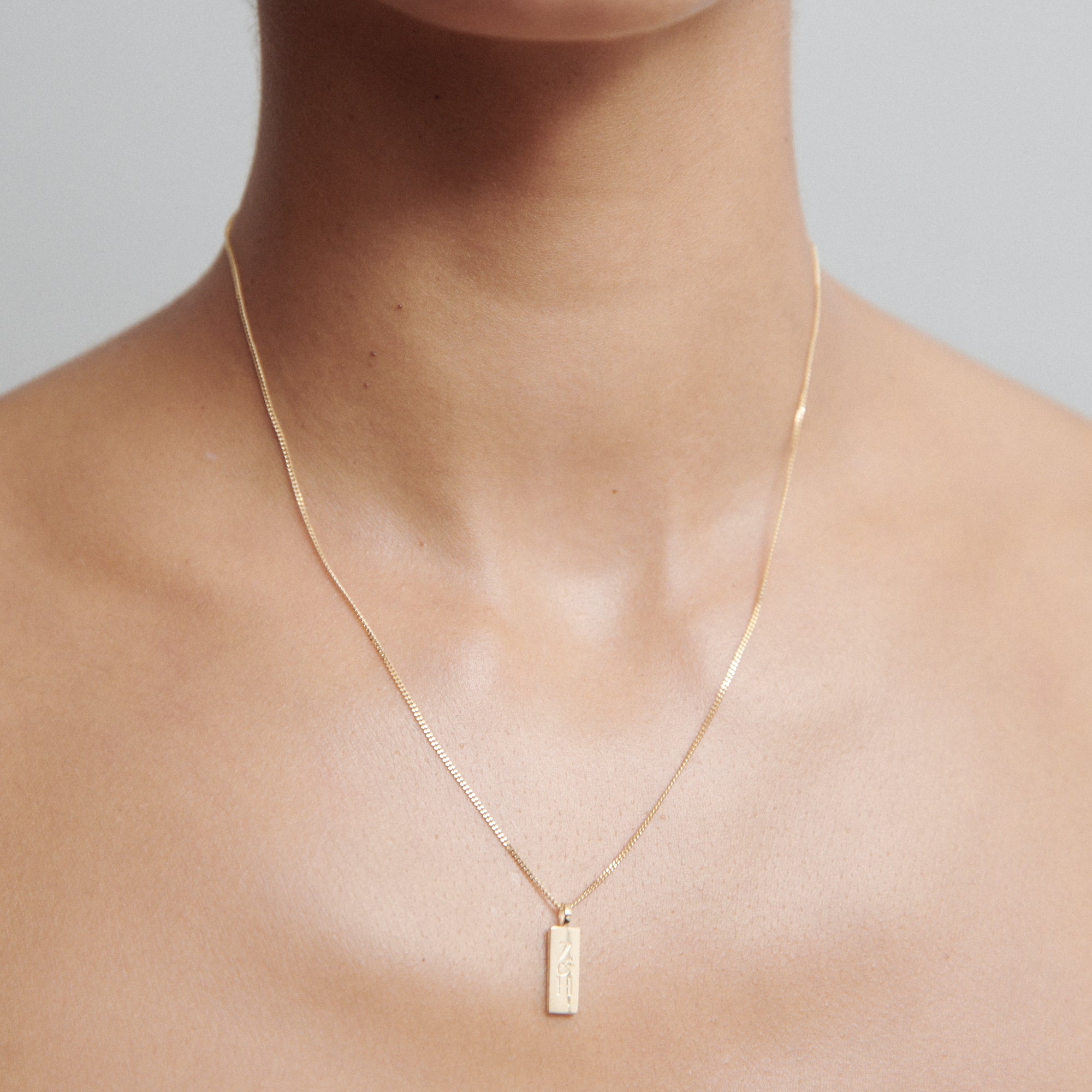 Elegant Engravable Gold Bar Pendant Necklace