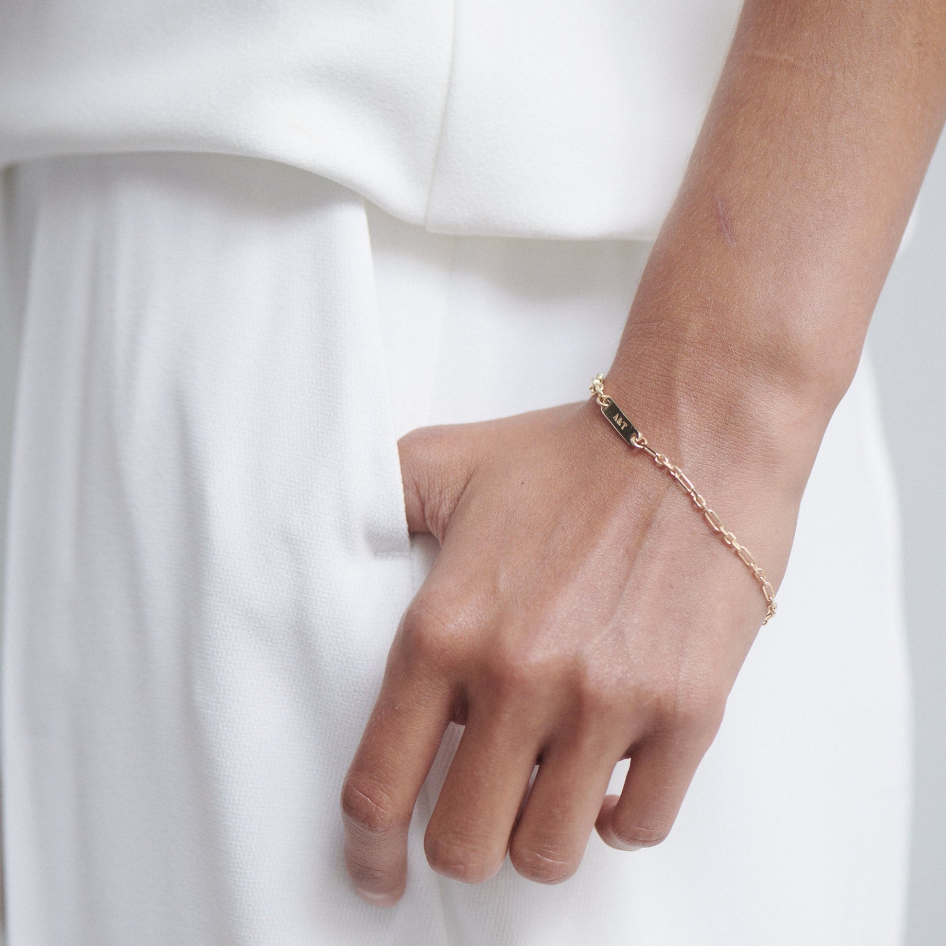 Elegant Gold Paper Clip Chain Bracelet 2