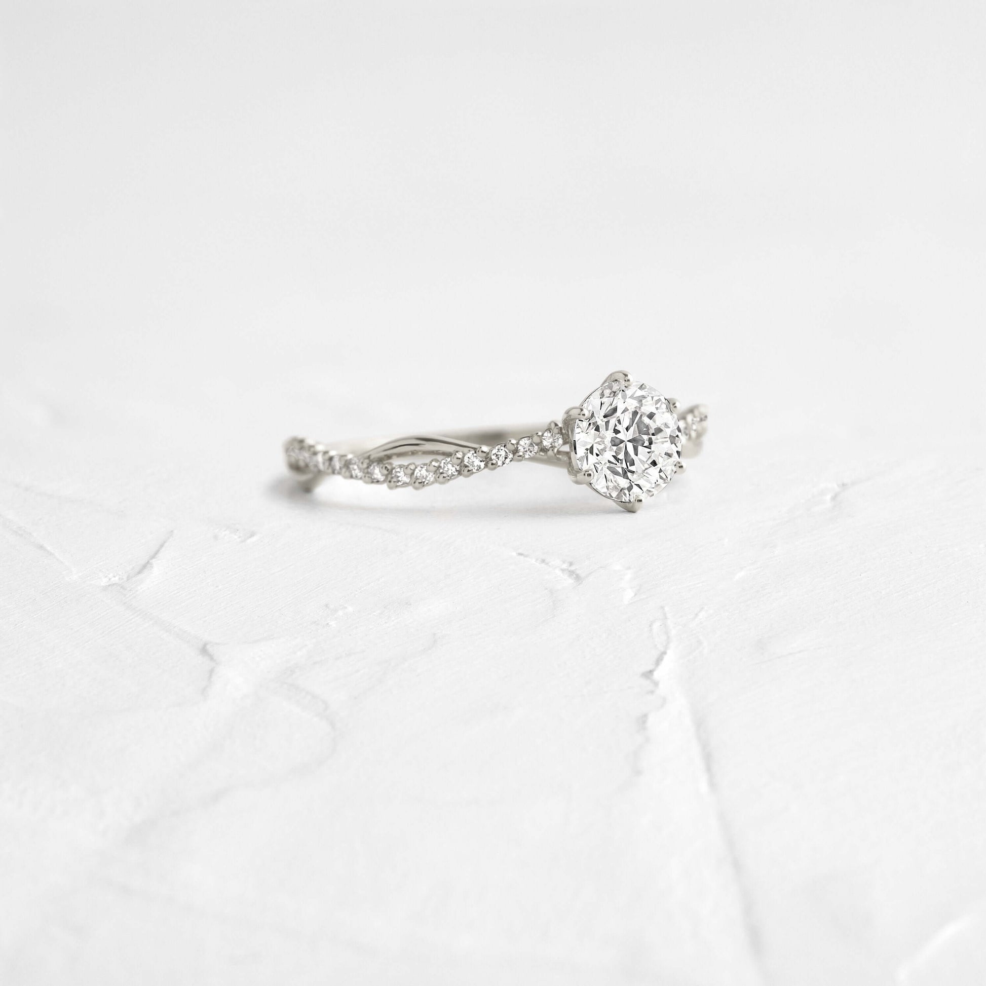 Solitaire-Oval Lab Grown Diamond Engagement Ring