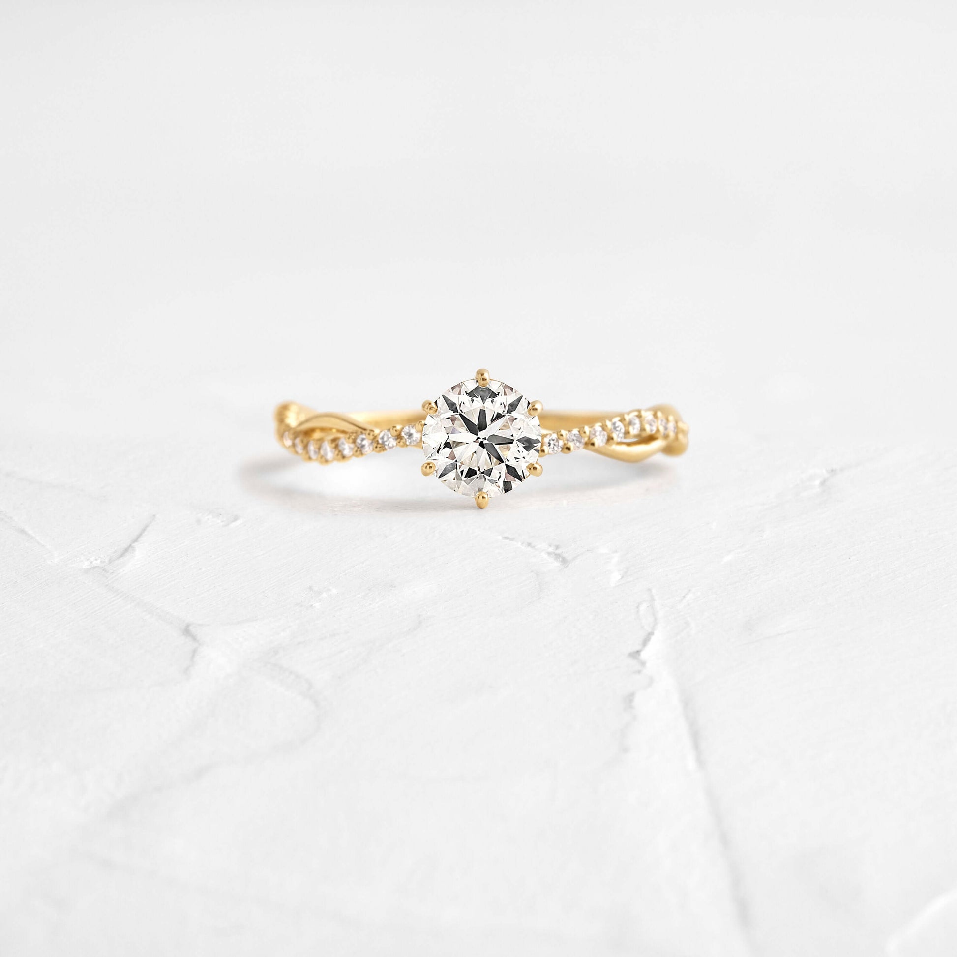 Solitaire-Oval Lab Grown Diamond Engagement Ring