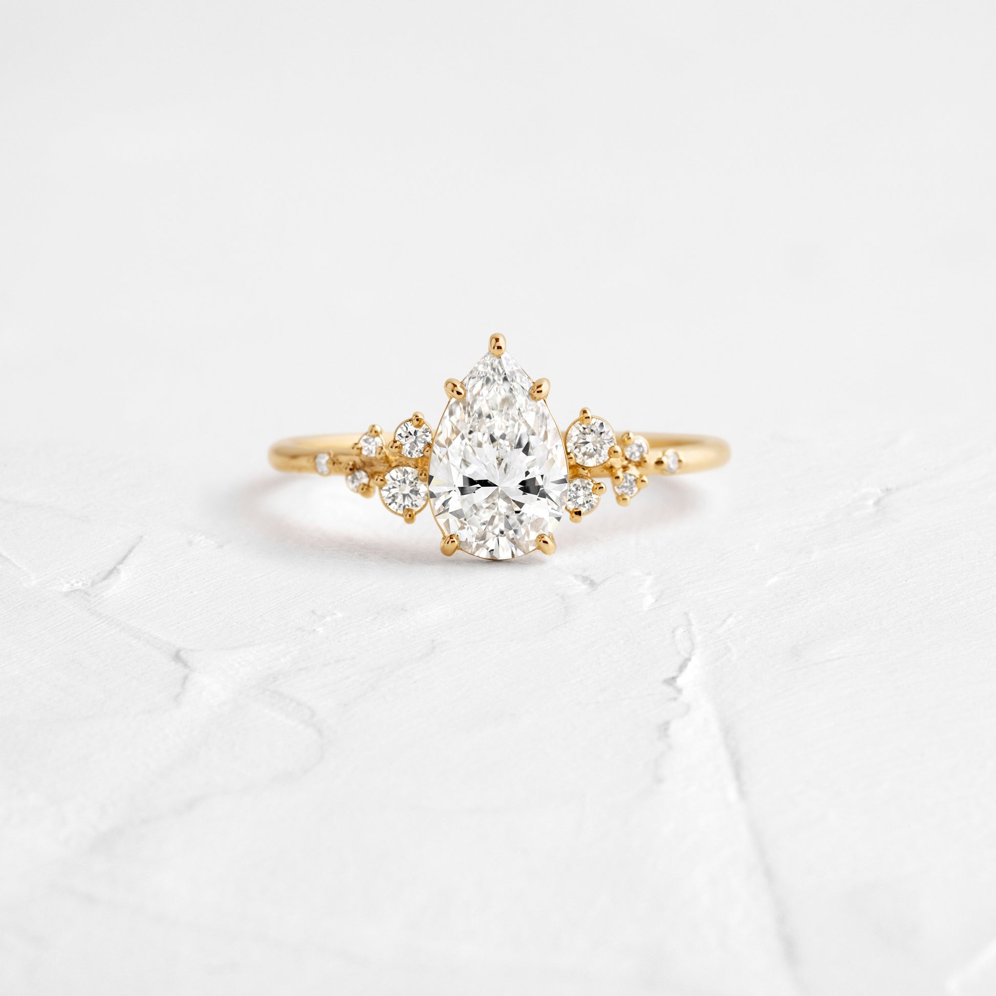 Solitaire-Oval Lab Grown Diamond Engagement Ring