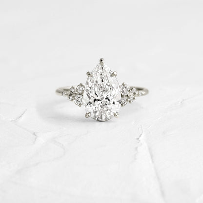 Solitaire-Oval Lab Grown Diamond Engagement Ring
