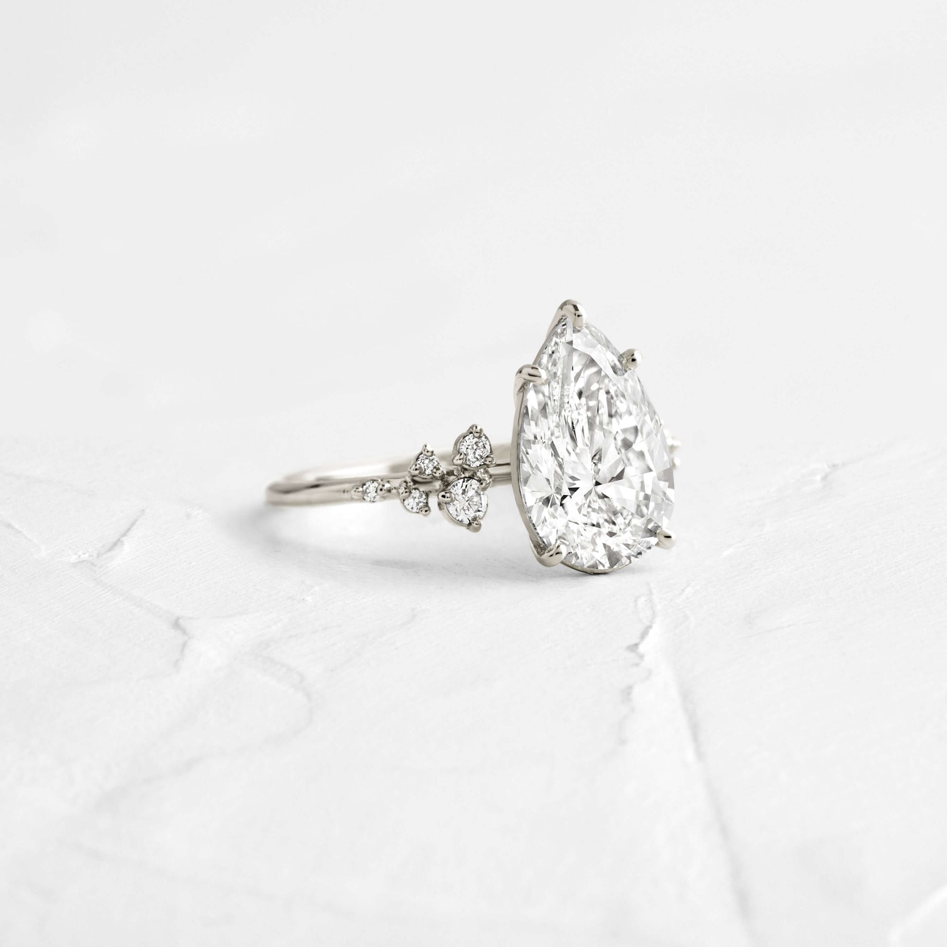 Solitaire-Oval Lab Grown Diamond Engagement Ring