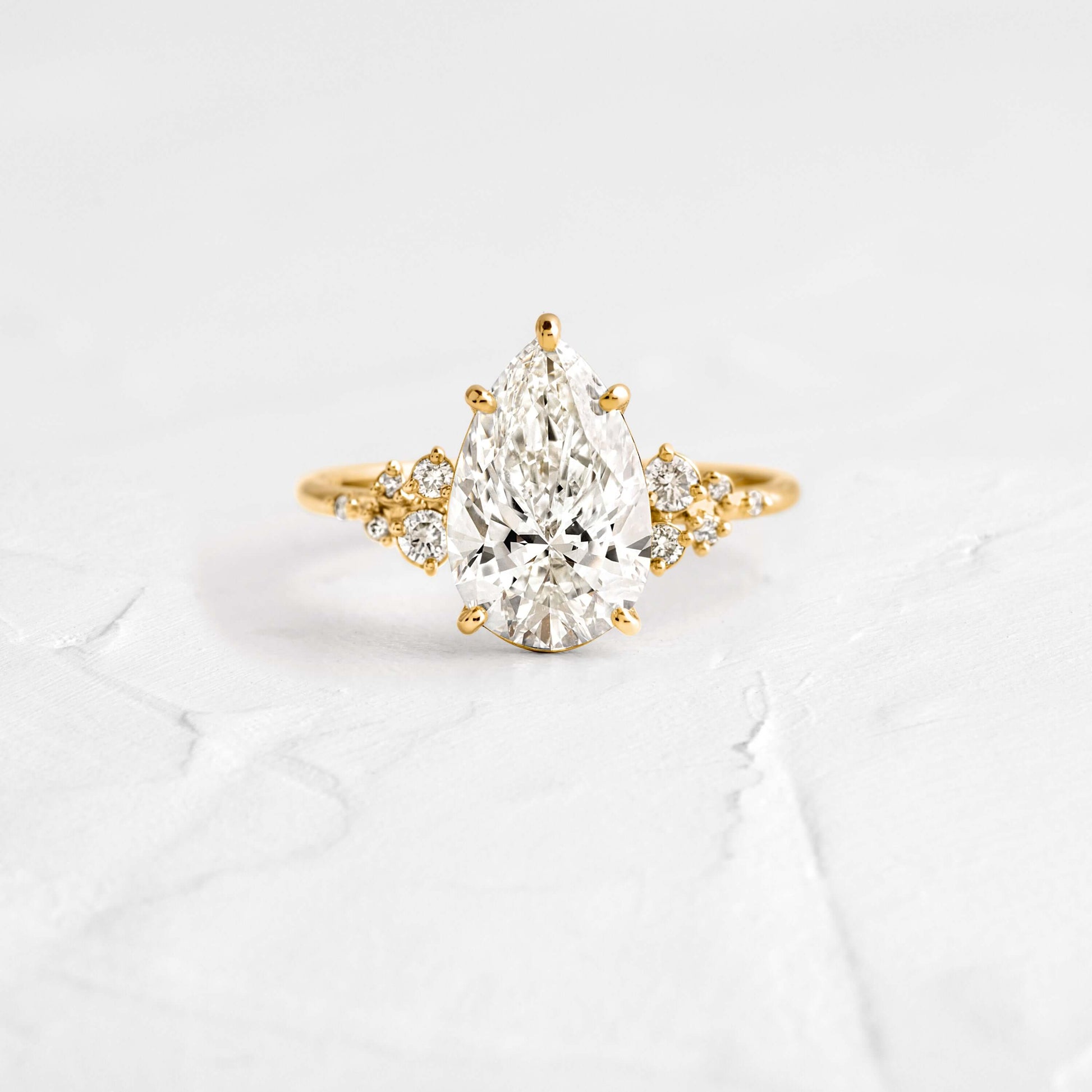 Solitaire-Oval Lab Grown Diamond Engagement Ring