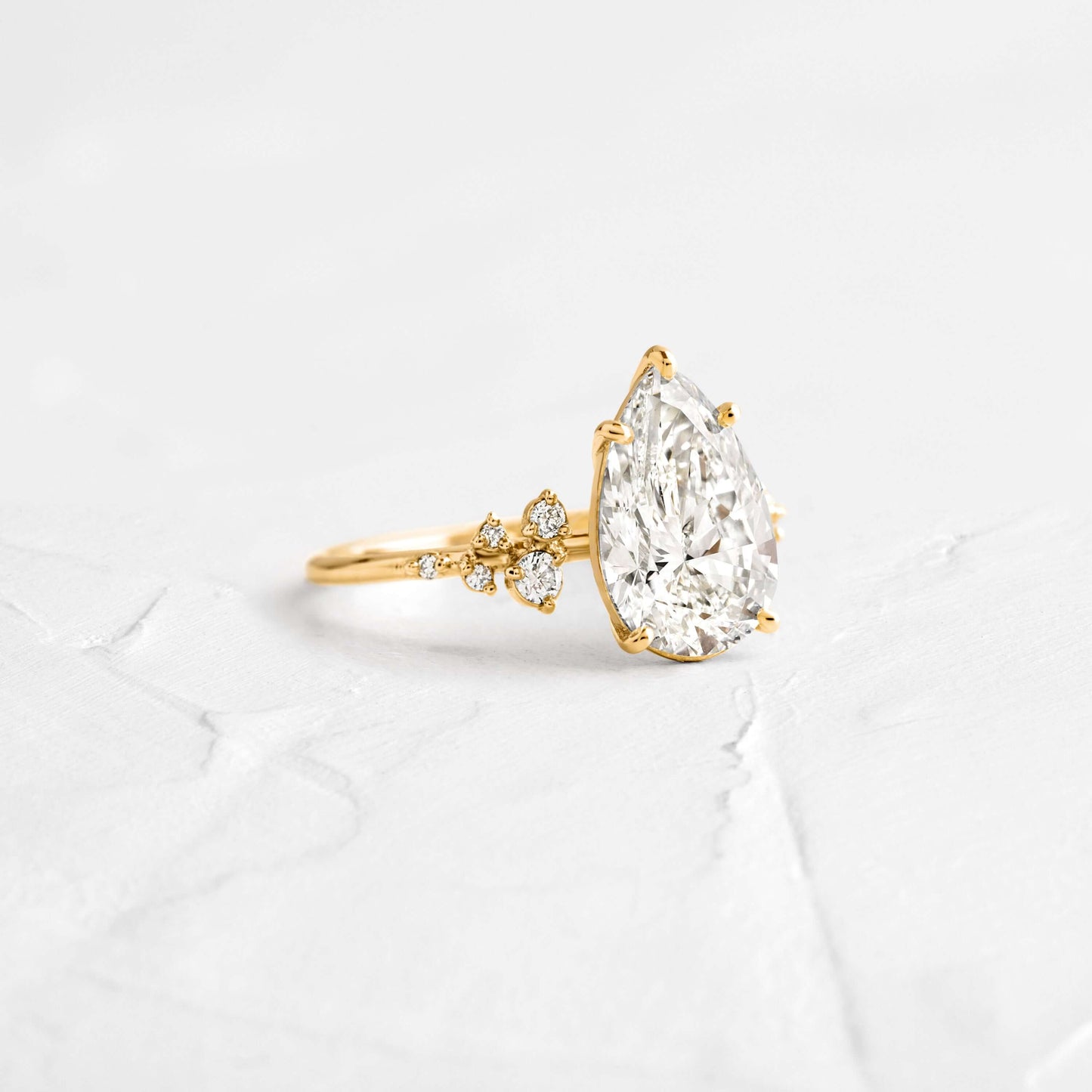 Solitaire-Oval Lab Grown Diamond Engagement Ring