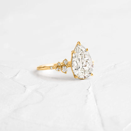 Solitaire-Oval Lab Grown Diamond Engagement Ring