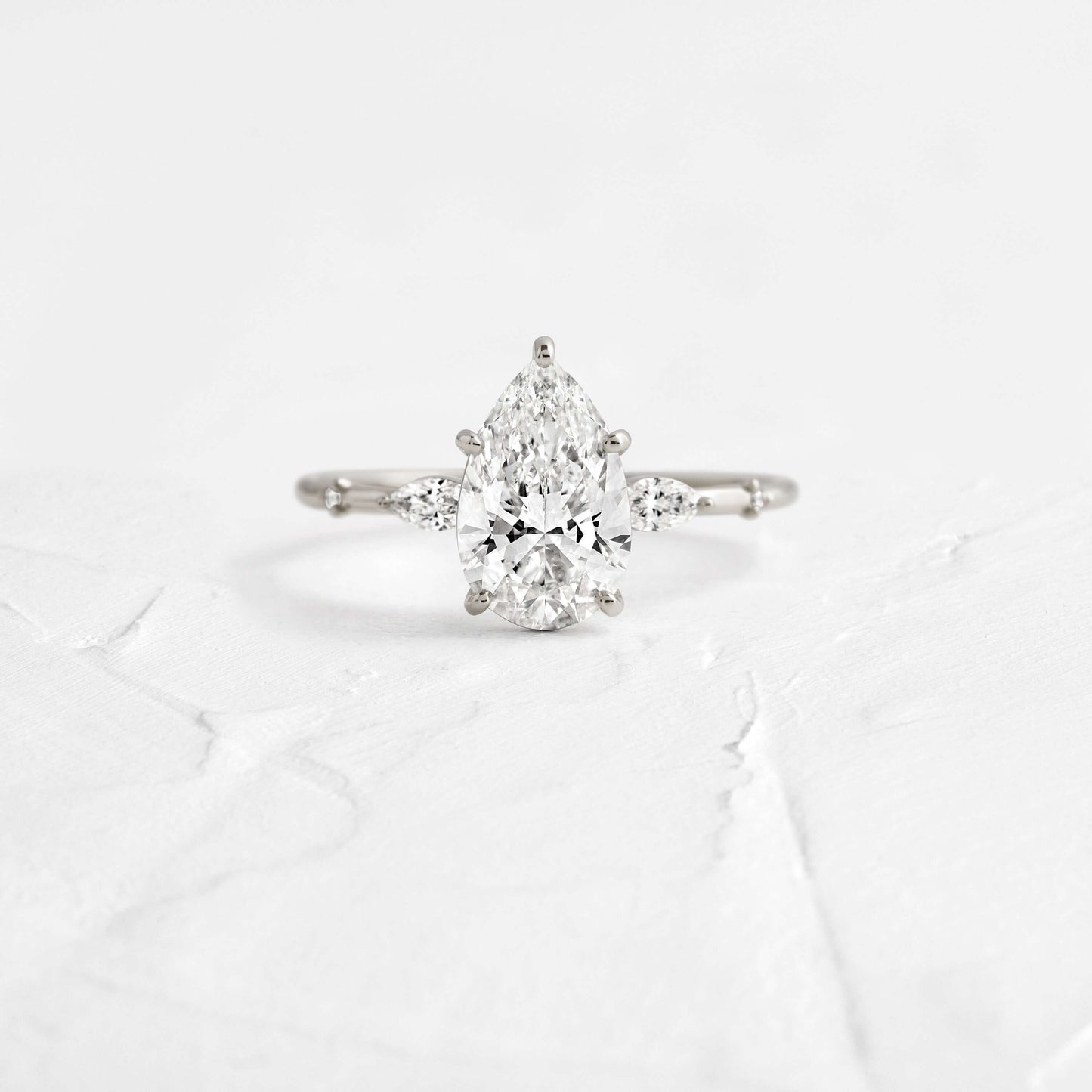 Solitaire-Oval Lab Grown Diamond Engagement Ring