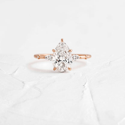 Solitaire-Oval Lab Grown Diamond Engagement Ring