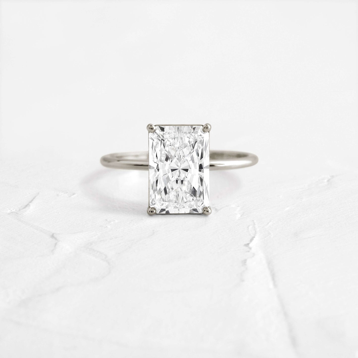 Solitaire-Oval Lab Grown Diamond Engagement Ring