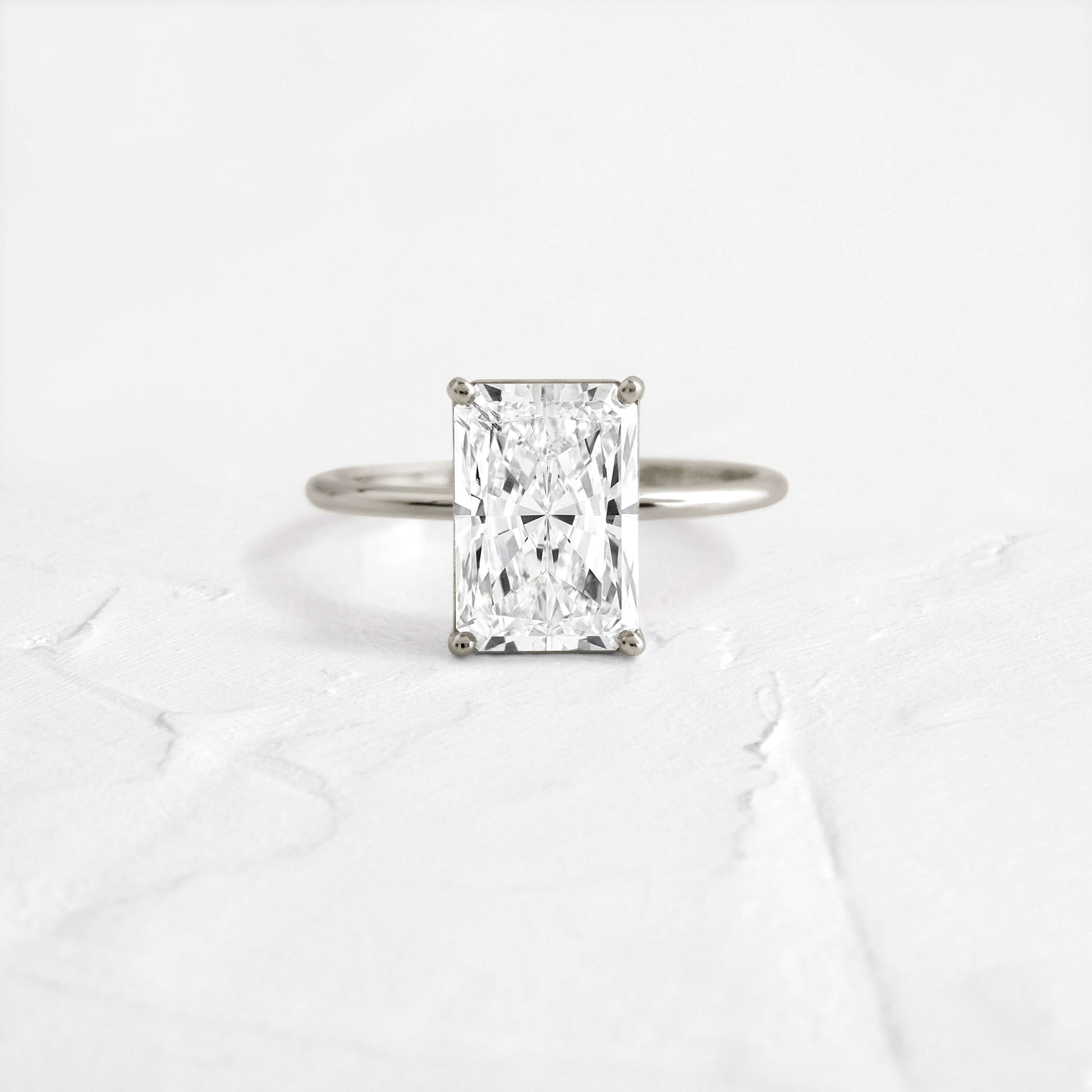 Solitaire-Oval Lab Grown Diamond Engagement Ring