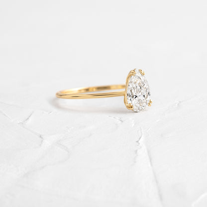 Solitaire-Oval Lab Grown Diamond Engagement Ring