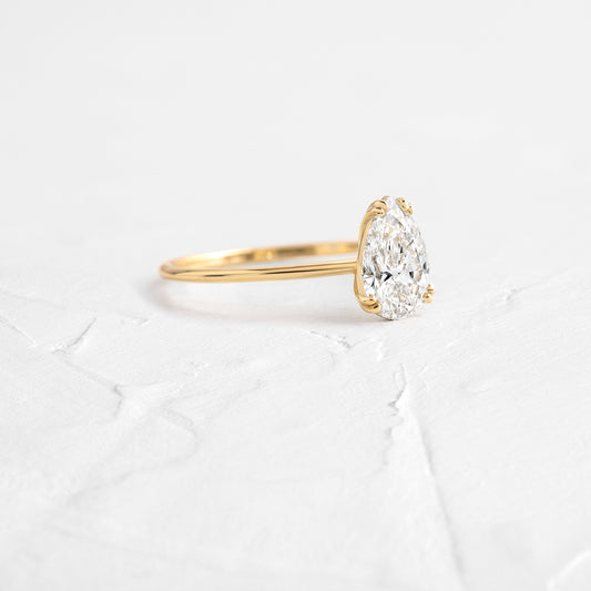 Solitaire-Oval Lab Grown Diamond Engagement Ring