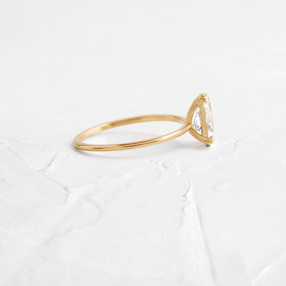 Solitaire-Oval Lab Grown Diamond Engagement Ring