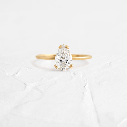 Solitaire-Oval Lab Grown Diamond Engagement Ring