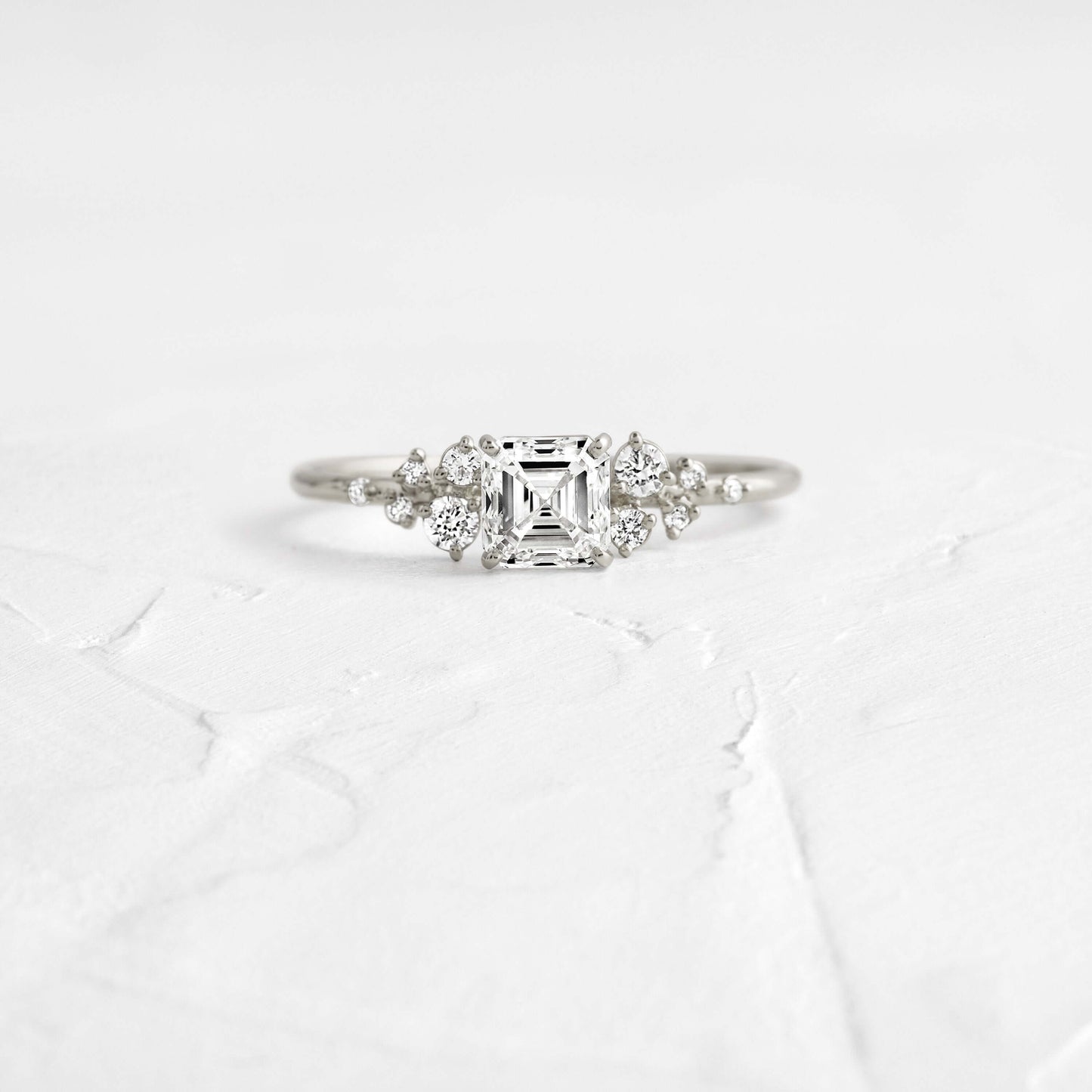 Solitaire-Oval Lab Grown Diamond Engagement Ring