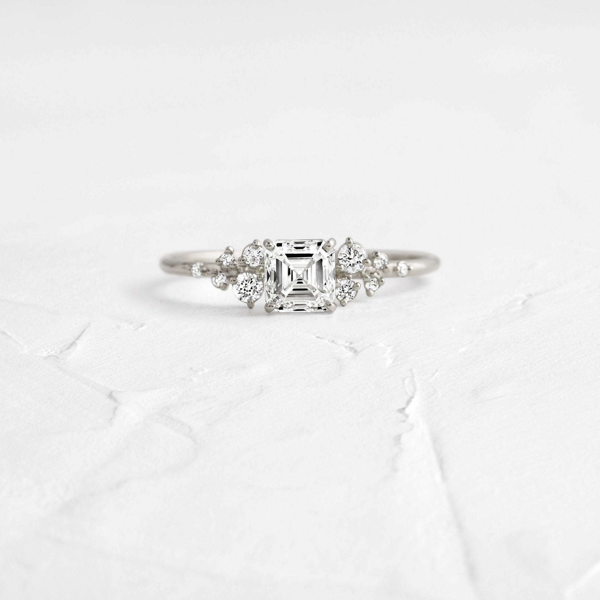 Solitaire-Oval Lab Grown Diamond Engagement Ring