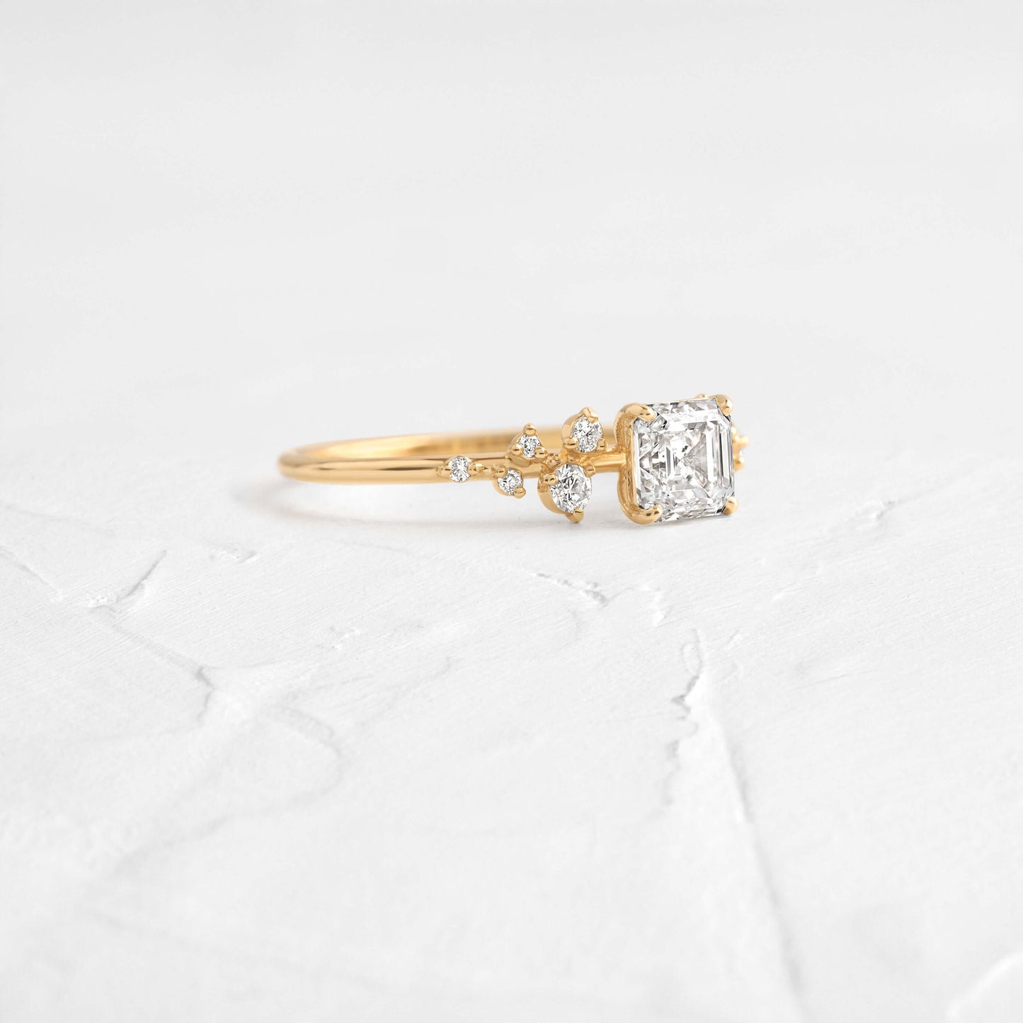 Solitaire-Oval Lab Grown Diamond Engagement Ring