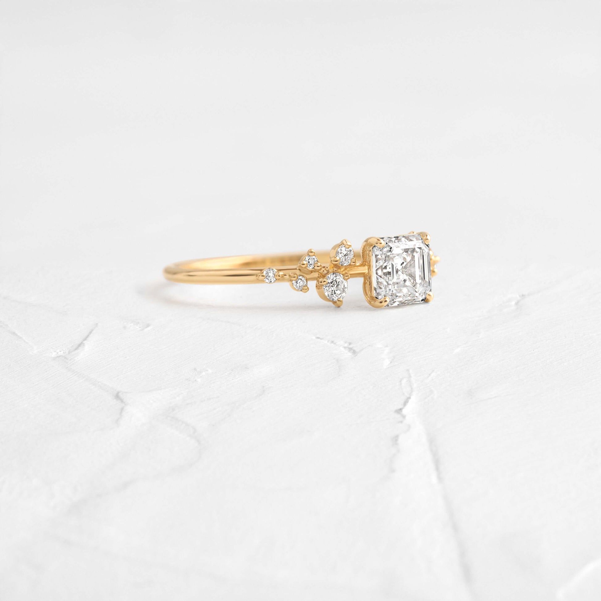 Solitaire-Oval Lab Grown Diamond Engagement Ring