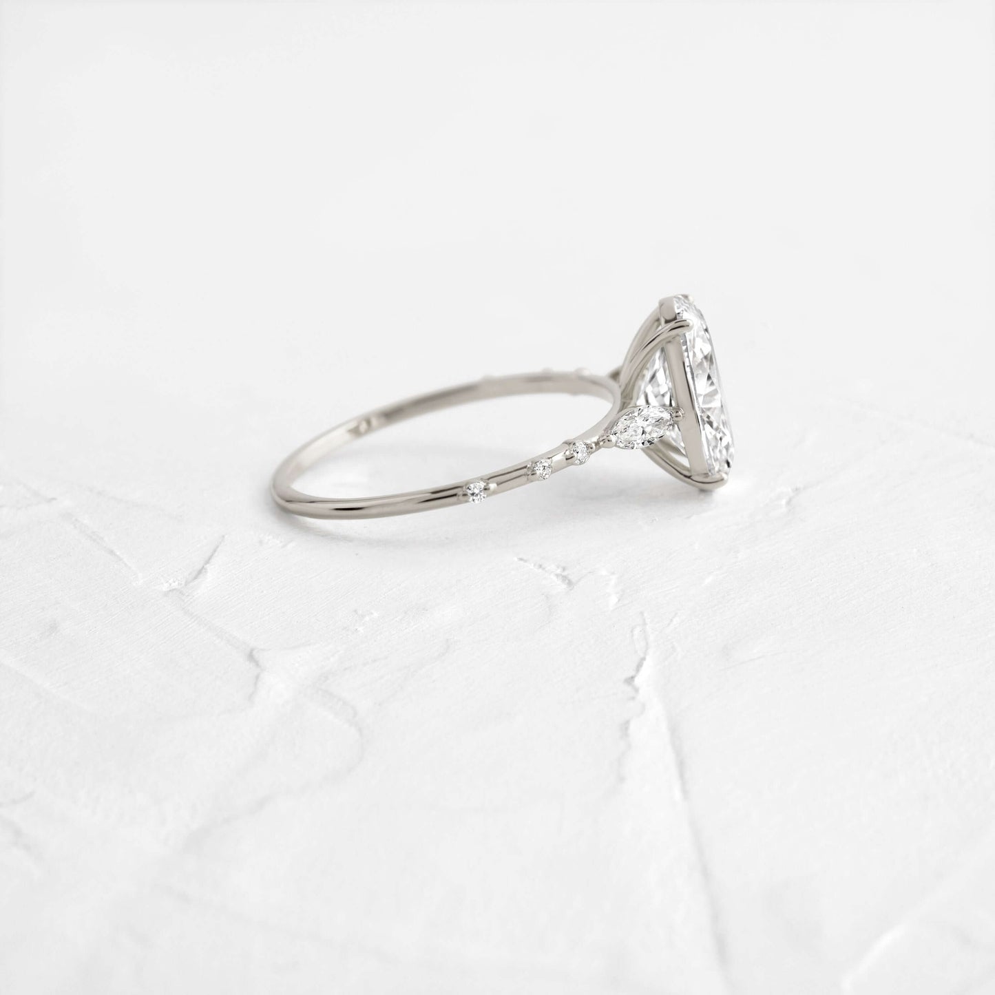 Solitaire-Oval Lab Grown Diamond Engagement Ring