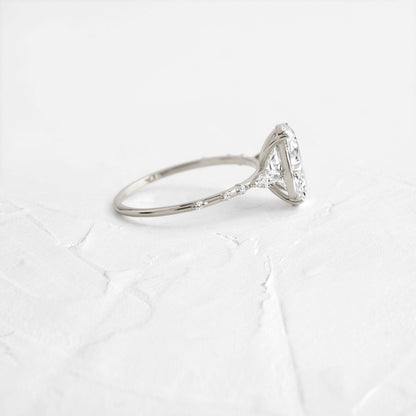 Solitaire-Oval Lab Grown Diamond Engagement Ring