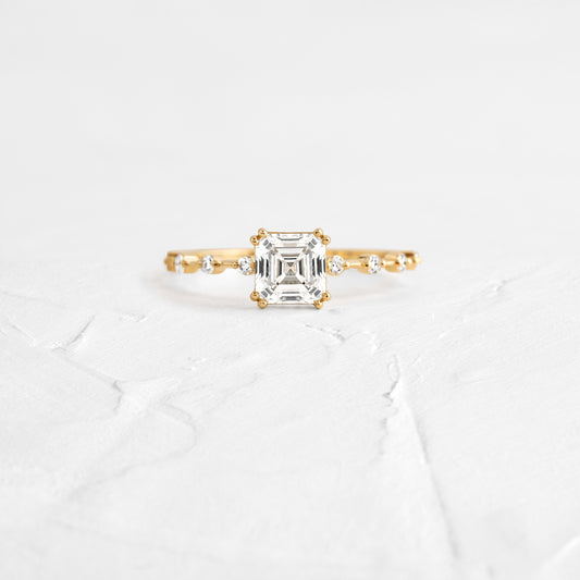 Solitaire-Oval Lab Grown Diamond Engagement Ring