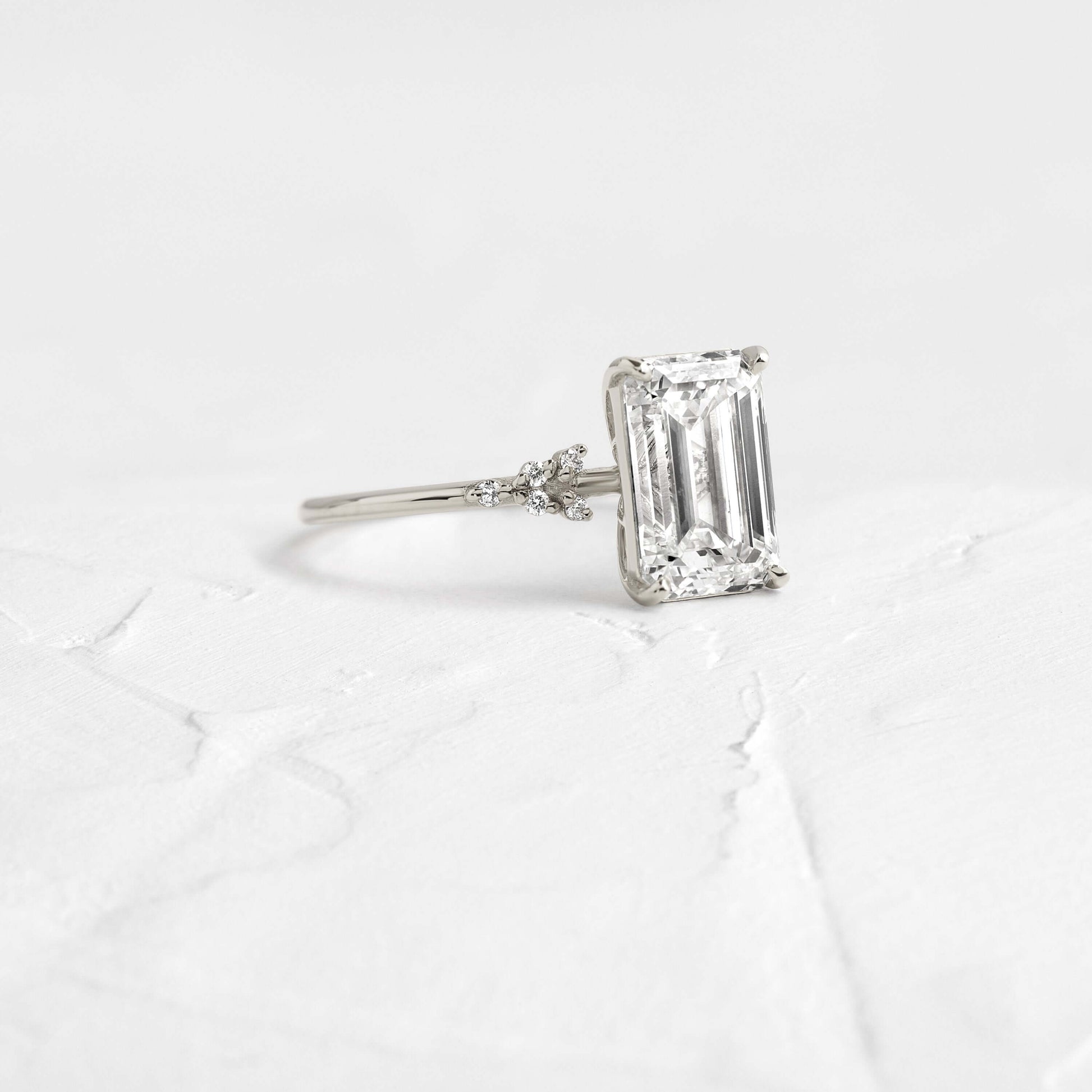 Solitaire-Oval Lab Grown Diamond Engagement Ring