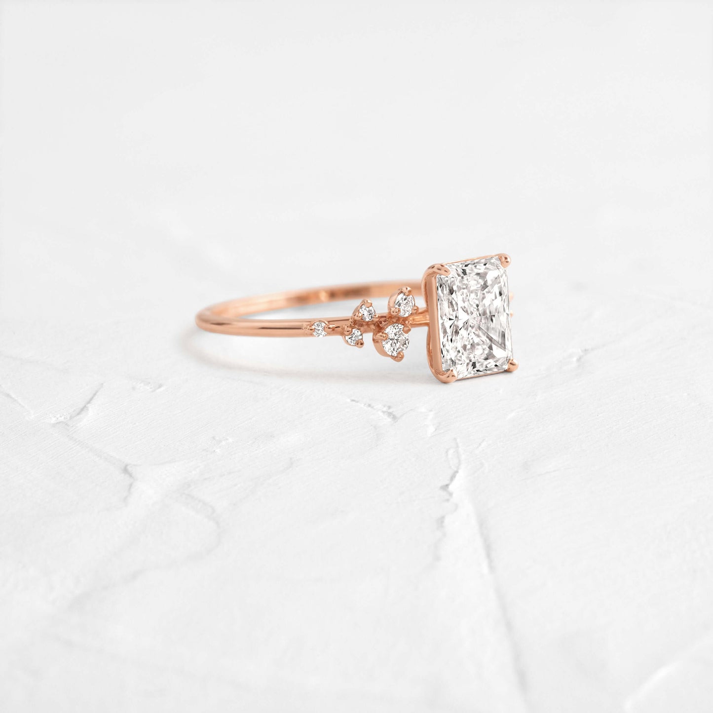 Solitaire-Oval Lab Grown Diamond Engagement Ring