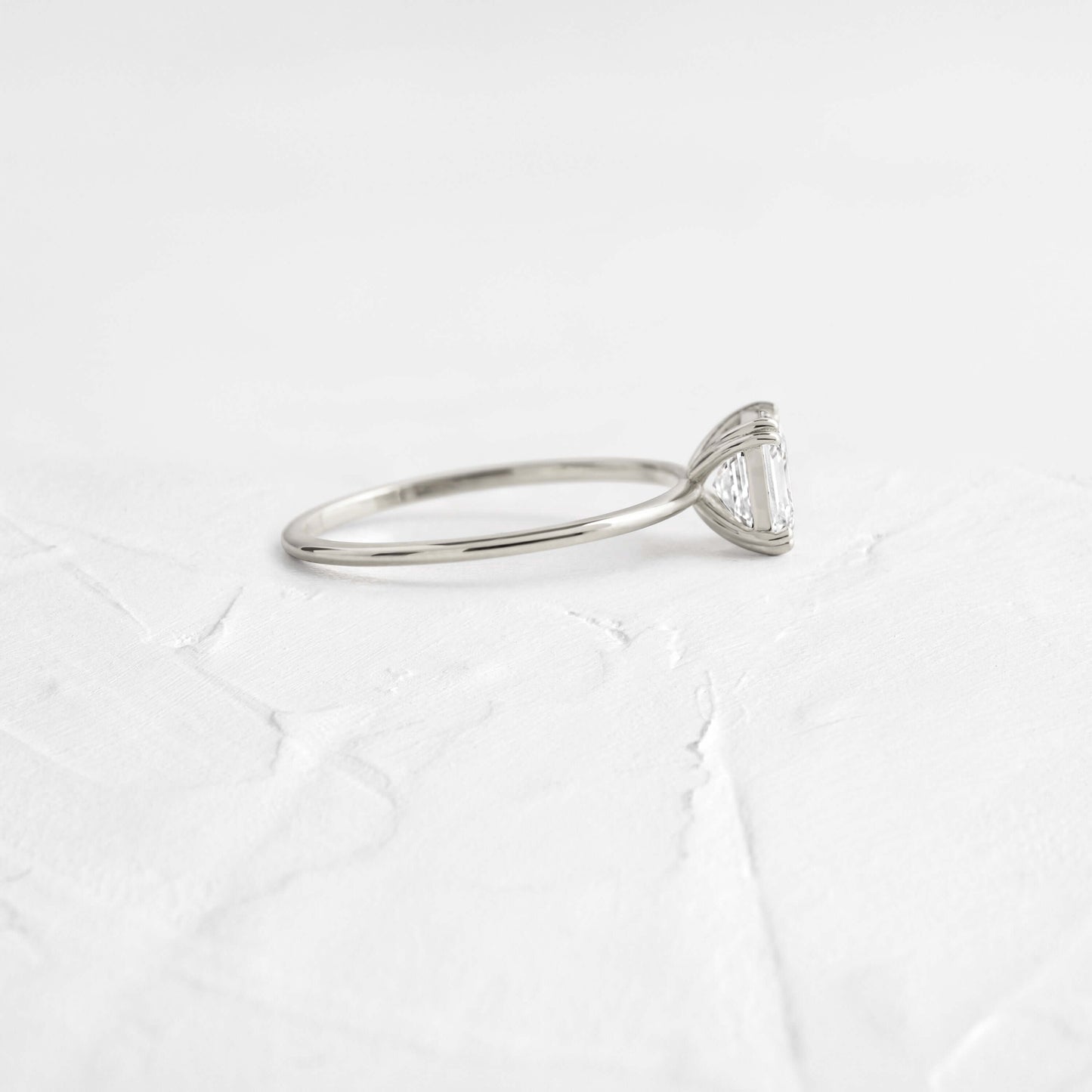 Solitaire-Oval Lab Grown Diamond Engagement Ring
