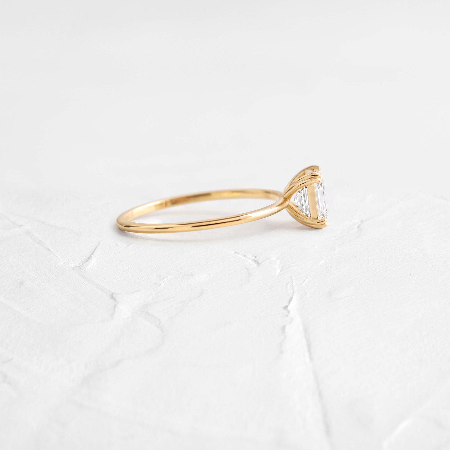 Solitaire-Oval Lab Grown Diamond Engagement Ring