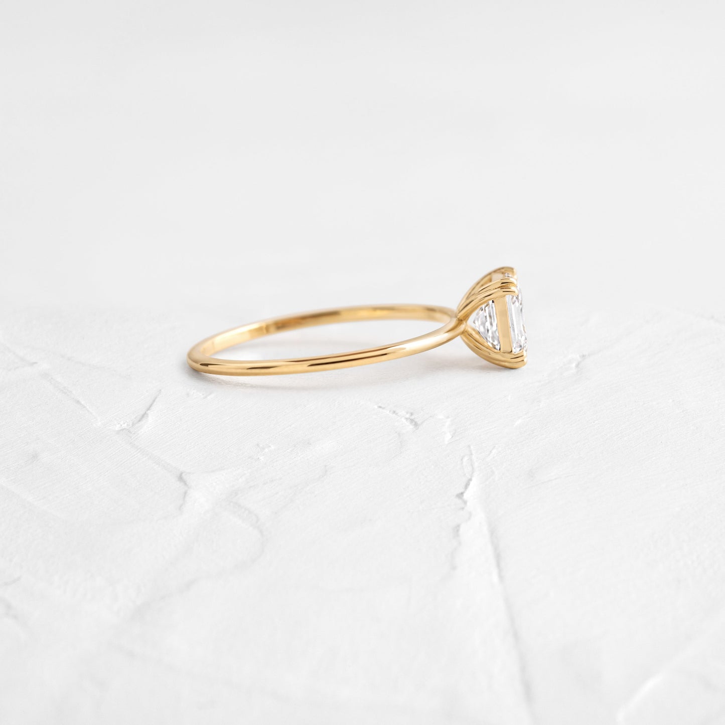 Solitaire-Oval Lab Grown Diamond Engagement Ring