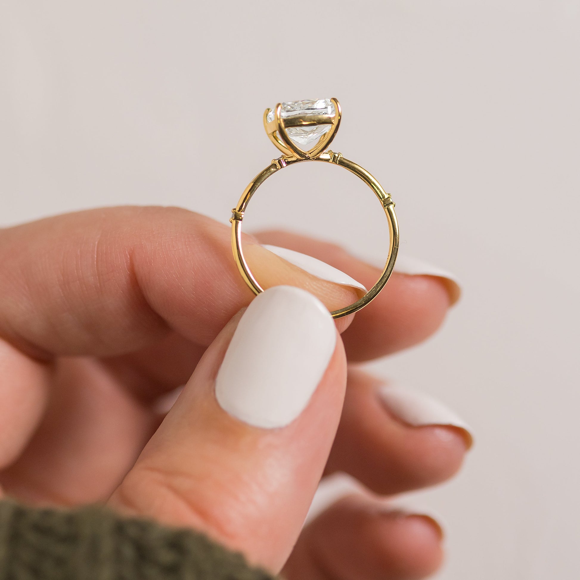 Solitaire-Oval Lab Grown Diamond Engagement Ring