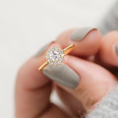 Halo-Round Lab Grown Diamond Engagement Ring