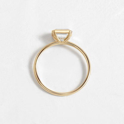 Solitaire-Oval Lab Grown Diamond Engagement Ring
