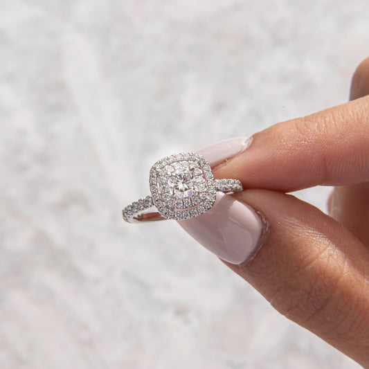 Solitaire-Oval Lab Grown Diamond Engagement Ring