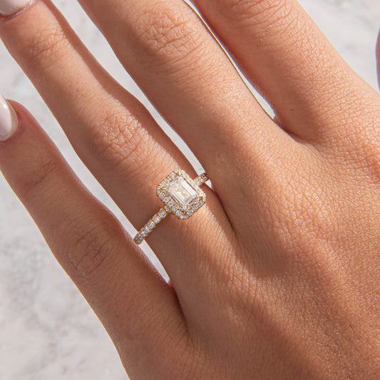 Solitaire-Oval Lab Grown Diamond Engagement Ring