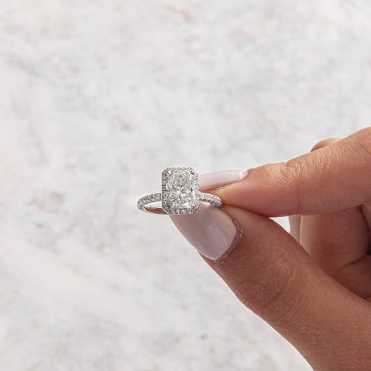 Solitaire-Oval Lab Grown Diamond Engagement Ring