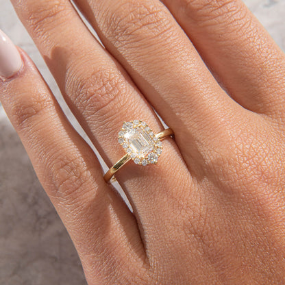Solitaire-Oval Lab Grown Diamond Engagement Ring