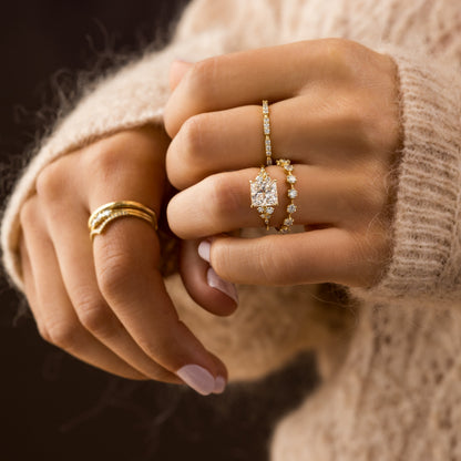 Solitaire-Oval Lab Grown Diamond Engagement Ring