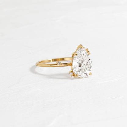 Solitaire-Oval Lab Grown Diamond Engagement Ring