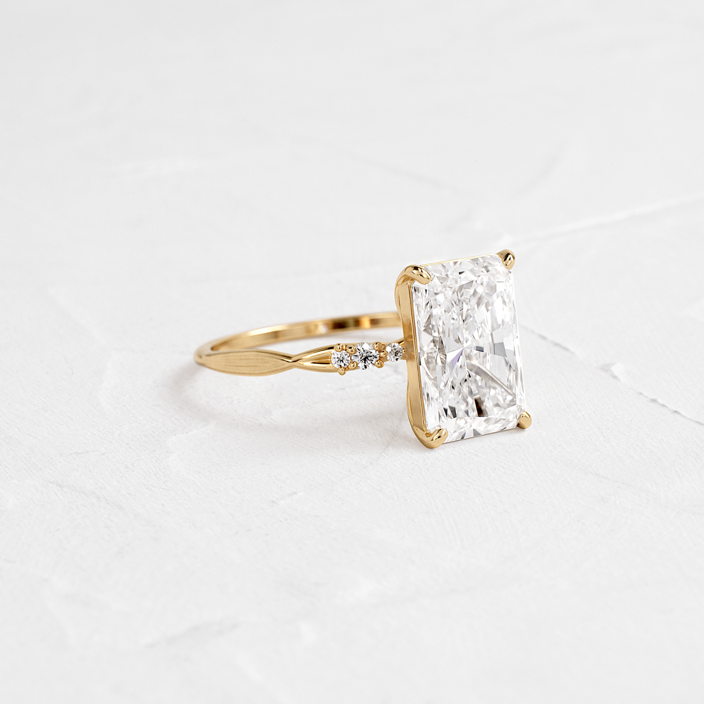 Solitaire-Oval Lab Grown Diamond Engagement Ring