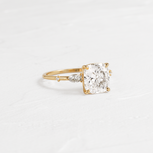 Solitaire-Oval Lab Grown Diamond Engagement Ring