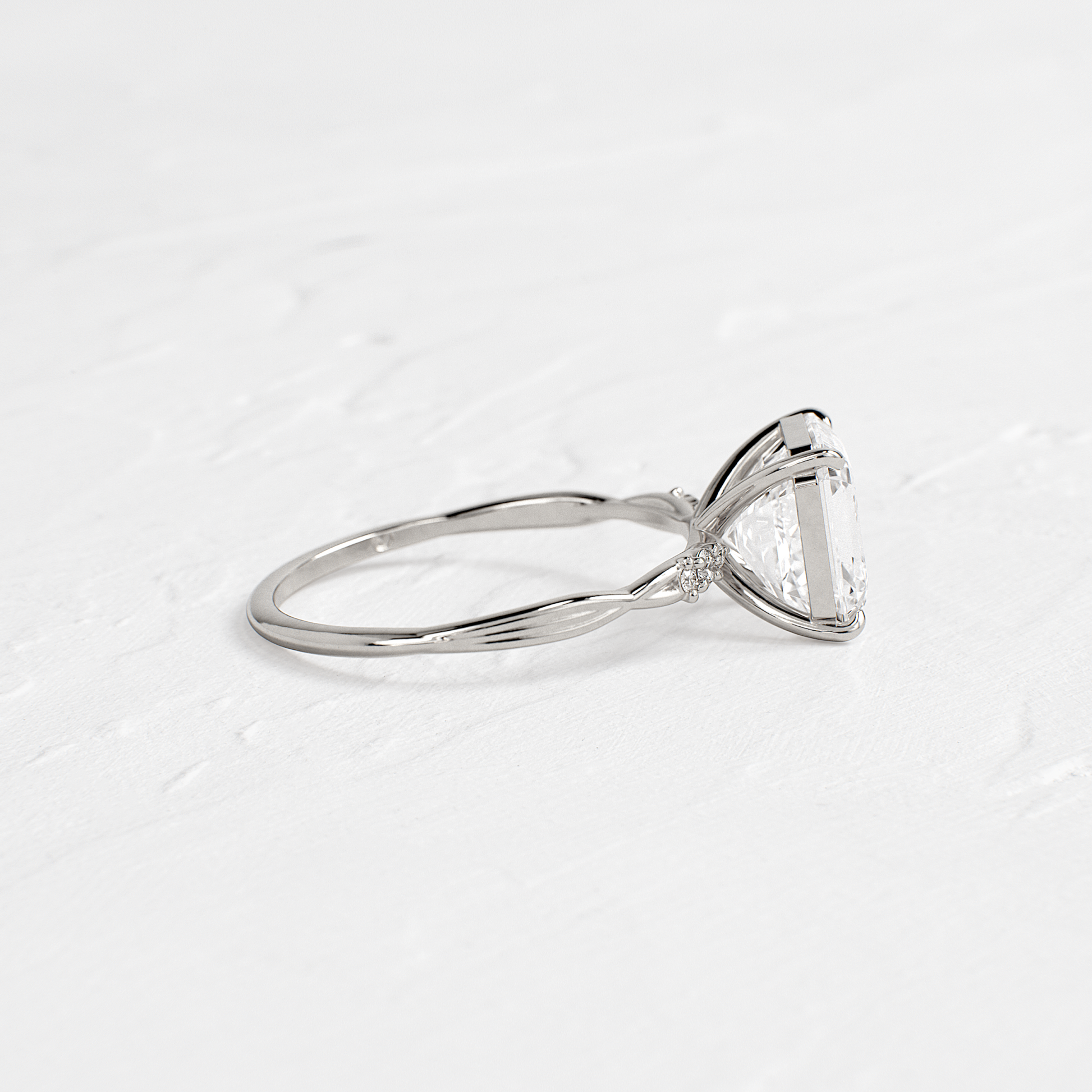 Solitaire-Oval Lab Grown Diamond Engagement Ring