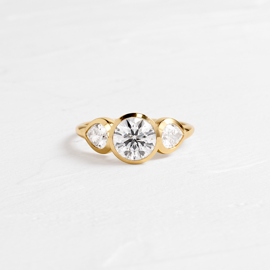 Solitaire-Oval Lab Grown Diamond Engagement Ring