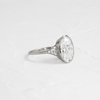 Solitaire-Oval Lab Grown Diamond Engagement Ring