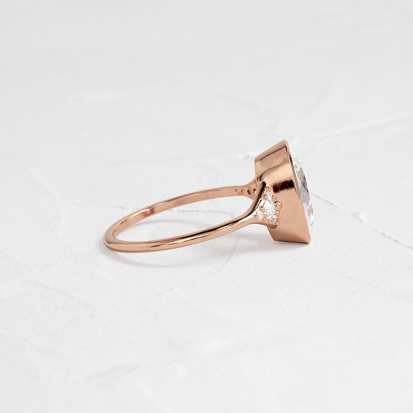 Solitaire-Oval Lab Grown Diamond Engagement Ring