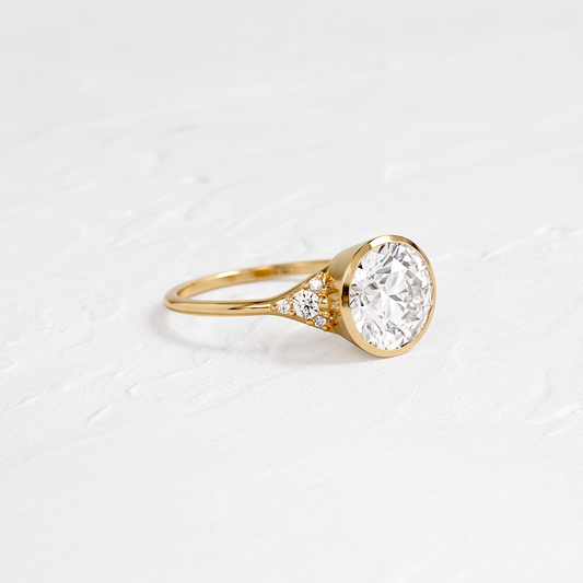 Solitaire-Oval Lab Grown Diamond Engagement Ring