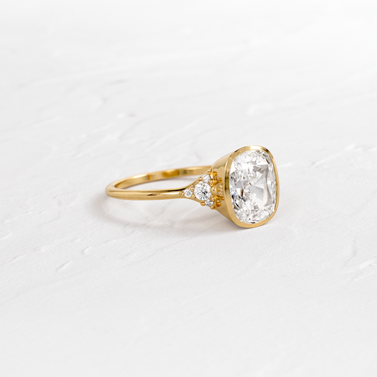 Solitaire-Oval Lab Grown Diamond Engagement Ring